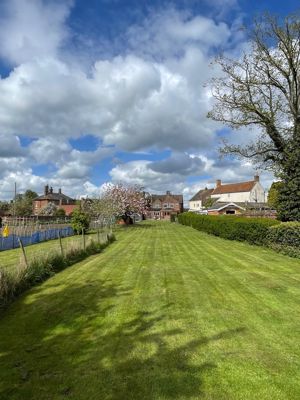 Large Rear Garden- click for photo gallery